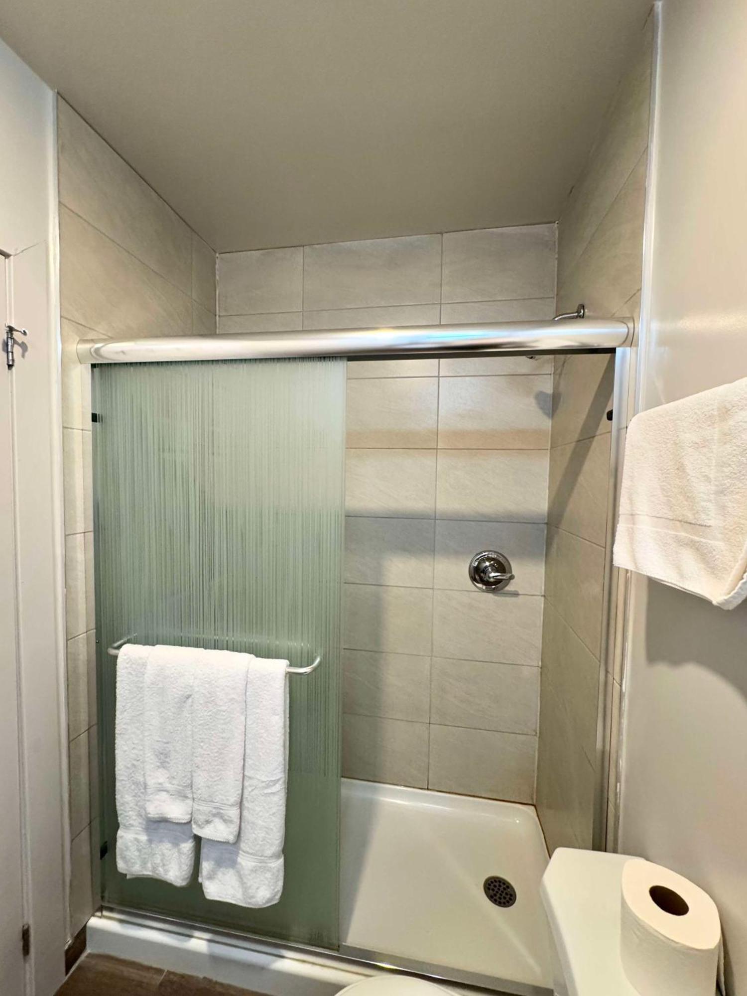 Big Bird Inn Wawa, Surestay Collection By Best Western المظهر الخارجي الصورة