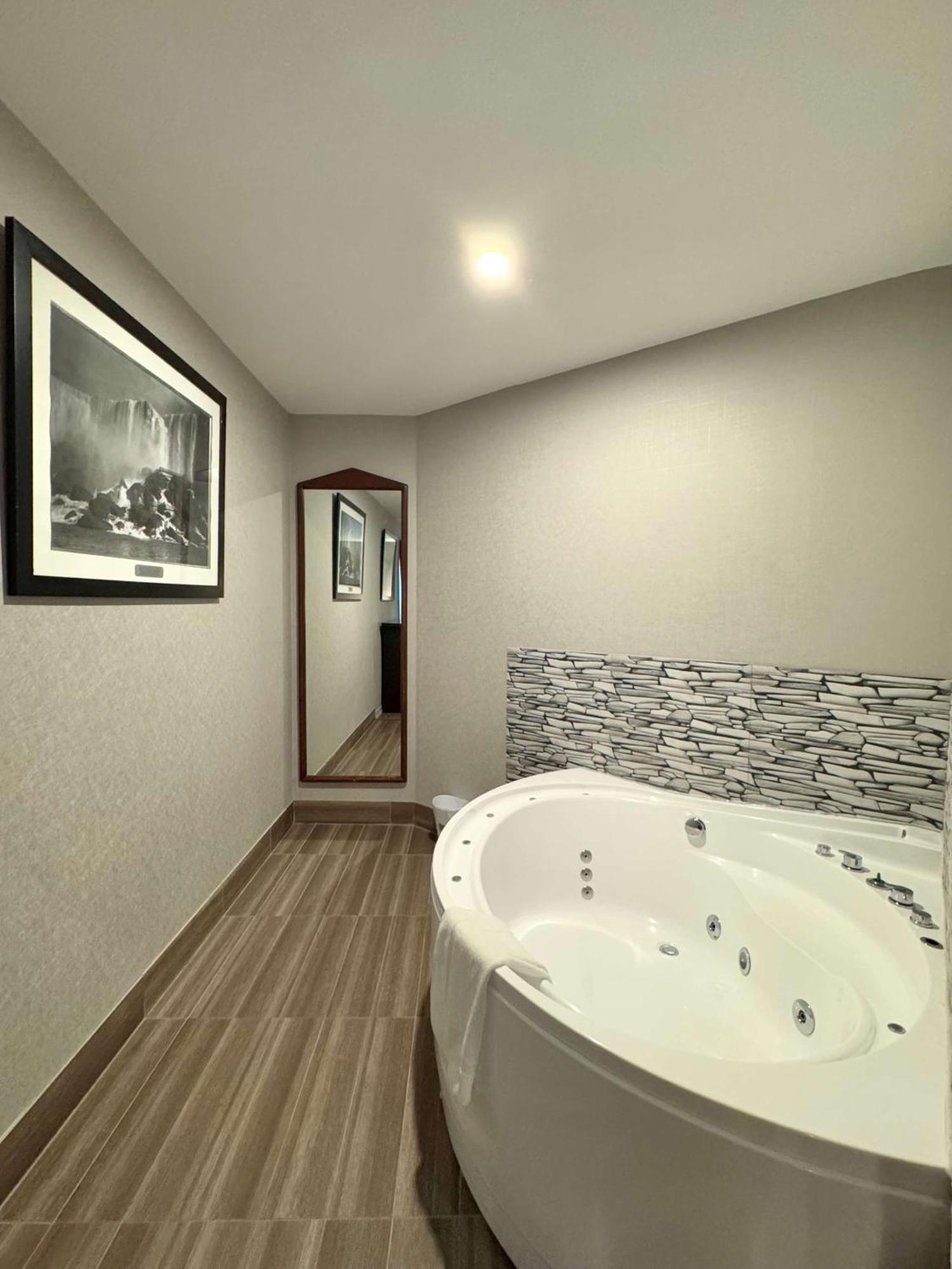 Big Bird Inn Wawa, Surestay Collection By Best Western المظهر الخارجي الصورة
