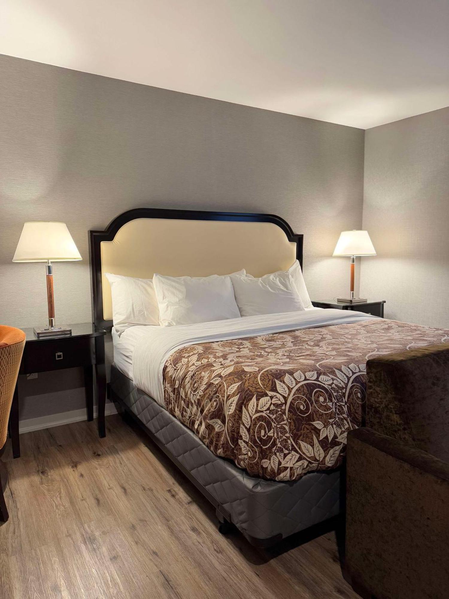 Big Bird Inn Wawa, Surestay Collection By Best Western المظهر الخارجي الصورة